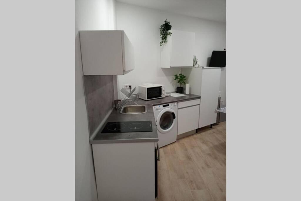 קרטחנה Apartamentos En Alameda Junto Al Corte Ingles מראה חיצוני תמונה
