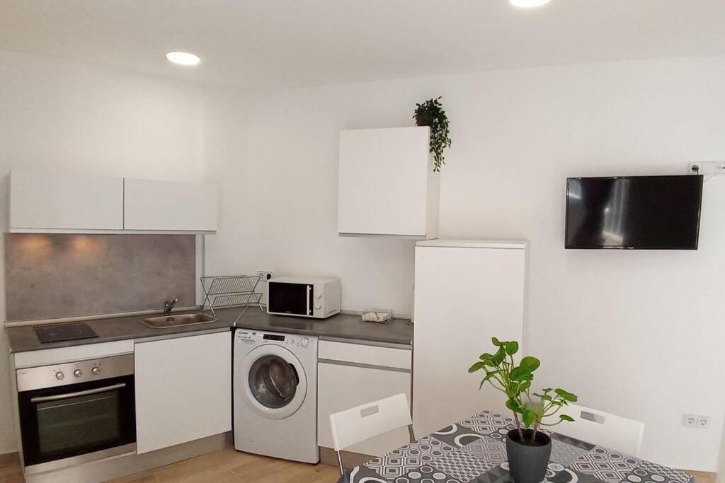 קרטחנה Apartamentos En Alameda Junto Al Corte Ingles מראה חיצוני תמונה