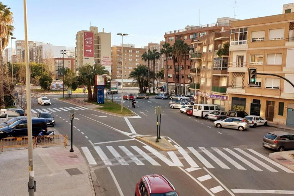 קרטחנה Apartamentos En Alameda Junto Al Corte Ingles מראה חיצוני תמונה