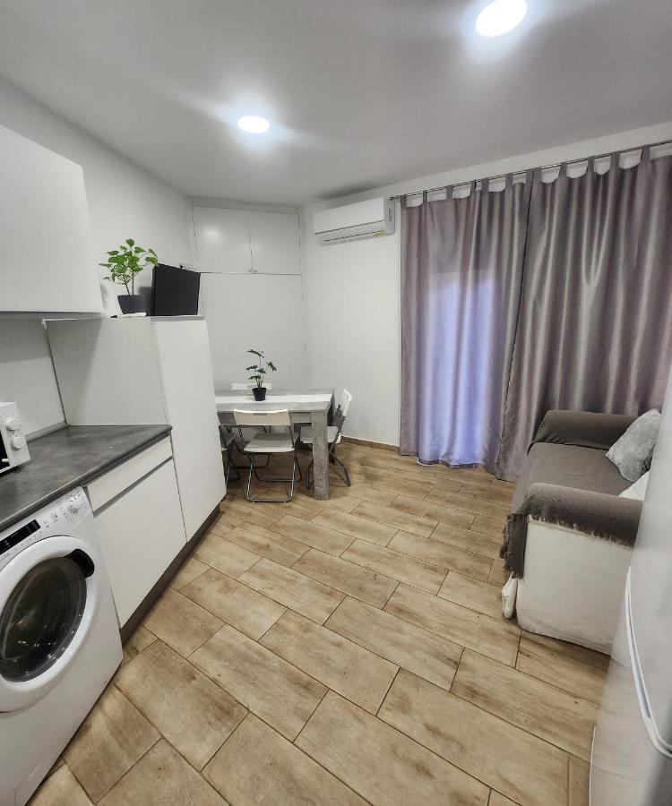 קרטחנה Apartamentos En Alameda Junto Al Corte Ingles מראה חיצוני תמונה