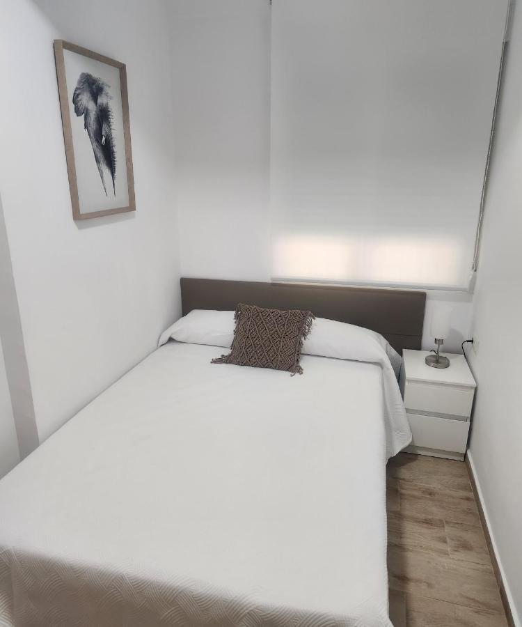 קרטחנה Apartamentos En Alameda Junto Al Corte Ingles מראה חיצוני תמונה