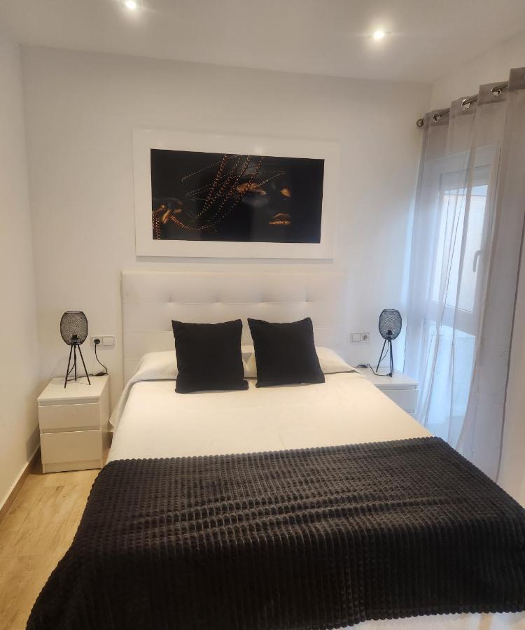 קרטחנה Apartamentos En Alameda Junto Al Corte Ingles מראה חיצוני תמונה