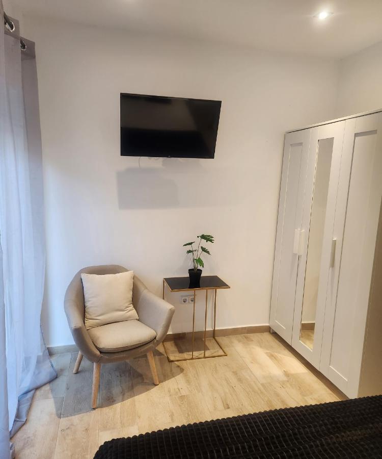קרטחנה Apartamentos En Alameda Junto Al Corte Ingles מראה חיצוני תמונה